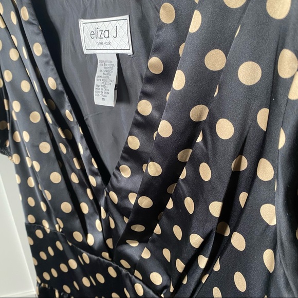 Eliza J New York polka dot cap sleeves, a v neckline. Size 10. *Few flaws - Picture 3 of 13